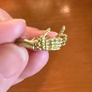 Verameat skeleton thumbs up ring Brass